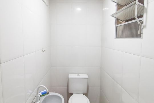 Banheiro de casa para alugar com 2 quartos, 370m² em Parque Viana, Barueri