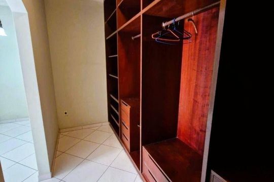 Casa à venda com 4 quartos, 208m² em Parque das Nações, Santo André