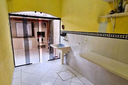 Casa à venda com 4 quartos, 208m² em Parque das Nações, Santo André