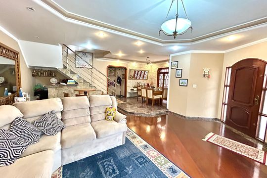 Sala de casa à venda com 3 quartos, 392m² em Vila Harmonia, Guarulhos