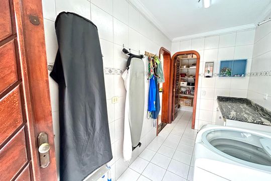 Área de Serviço de casa à venda com 3 quartos, 392m² em Vila Harmonia, Guarulhos