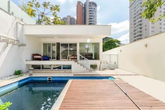 Casa à venda com 3 quartos, 384m² em Jardim, Santo André