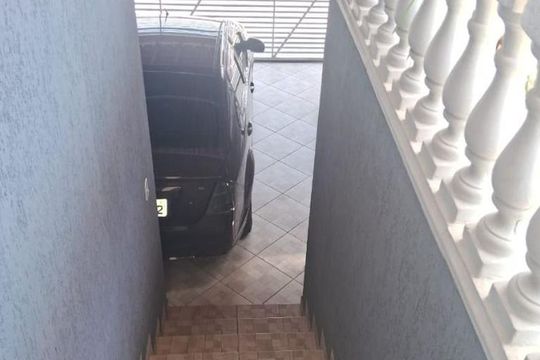 Casa à venda com 2 quartos, 199m² em Vila Clarice, Santo André