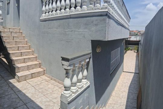 Casa à venda com 2 quartos, 199m² em Vila Clarice, Santo André