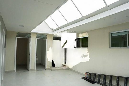 Casa à venda com 8 quartos, 240m² em Vila Bastos, Santo André