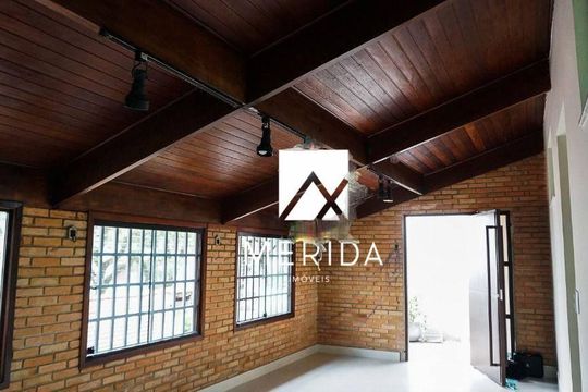 Casa à venda com 8 quartos, 240m² em Vila Bastos, Santo André