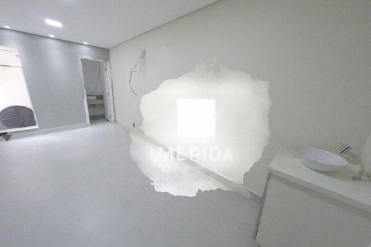 Casa à venda com 8 quartos, 240m² em Vila Bastos, Santo André