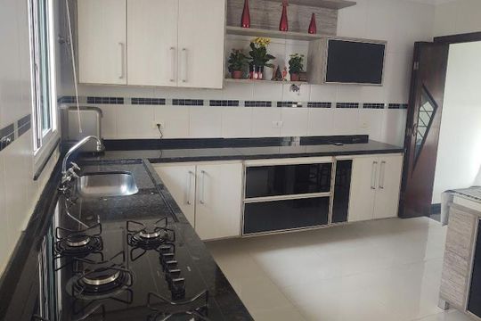Casa à venda com 3 quartos, 250m² em Paraíso, Santo André