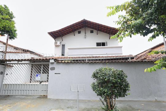 Fachada de casa para alugar com 4 quartos, 300m² em Boa Vista, Belo Horizonte