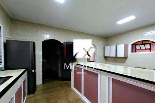 Casa à venda com 4 quartos, 238m² em Barcelona, São Caetano do Sul