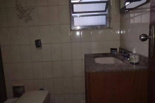 Casa à venda com 4 quartos, 440m² em Vila Bastos, Santo André