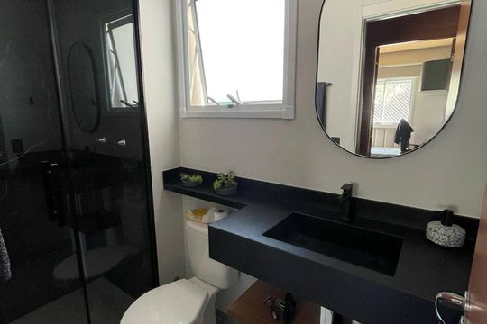 Banheiro de apartamento à venda com 2 quartos, 72m² em Cidade Luíza, Jundiaí
