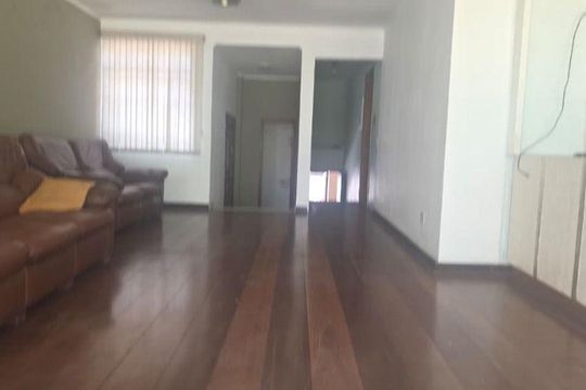 Casa à venda com 3 quartos, 300m² em Vila Valparaíso, Santo André