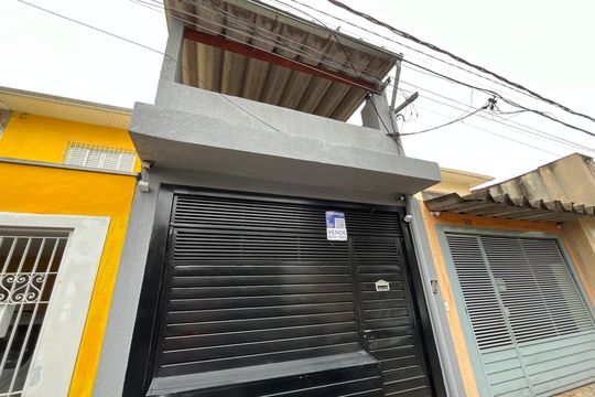 Fachada  de casa para alugar com 3 quartos, 240m² em Sítio do Morro, São Paulo