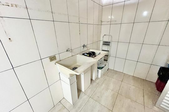 Área de Serviço de casa para alugar com 3 quartos, 240m² em Sítio do Morro, São Paulo