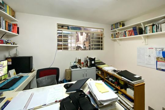 Escritório de casa à venda com 3 quartos, 330m² em Sagrada Família, Belo Horizonte
