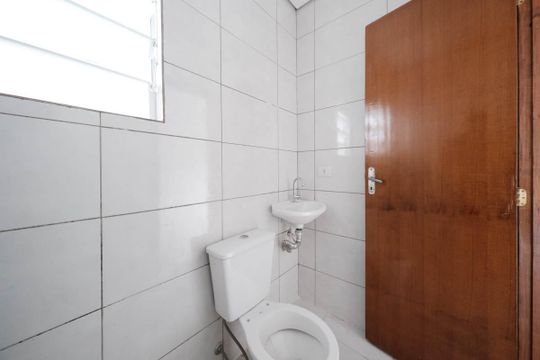 Banheiro de casa para alugar com 1 quarto, 30m² em Vila Euthalia, São Paulo