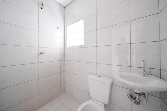 Banheiro de casa para alugar com 1 quarto, 30m² em Vila Euthalia, São Paulo