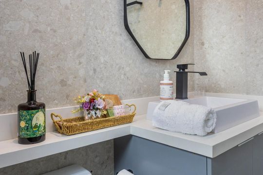 Banheiro de kitnet/studio para alugar com 1 quarto, 26m² em Jardim Panorama, São Paulo