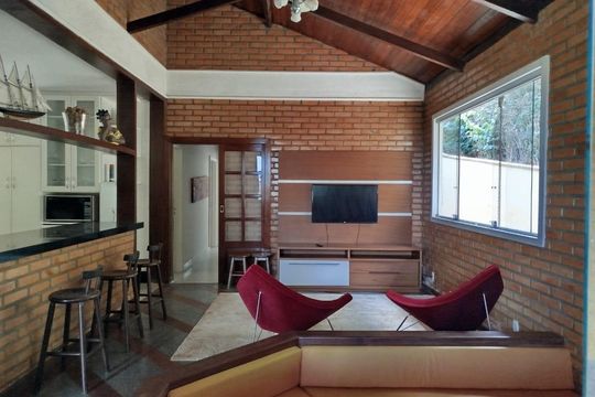 Sala de casa de condomínio à venda com 4 quartos, 400m² em Retiro Do Chale, Brumadinho