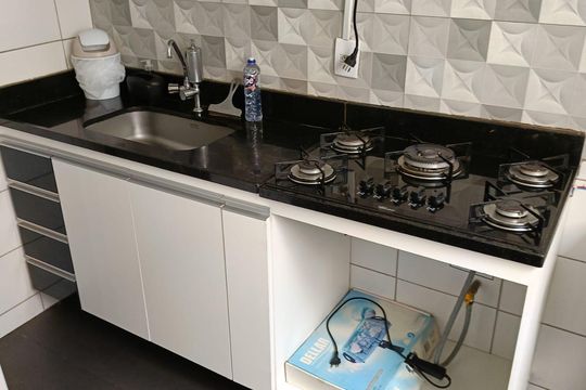Cozinha de apartamento à venda com 2 quartos, 70m² em Chácara Cotia, Contagem