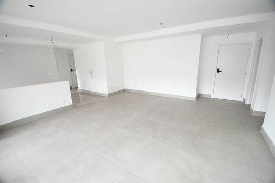 Sala de apartamento à venda com 3 quartos, 139m² em Cambuí, Campinas