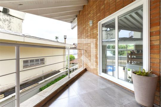 Casa à venda com 4 quartos, 700m² em Santo Amaro, São Paulo