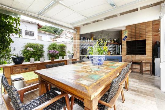 Casa à venda com 4 quartos, 700m² em Santo Amaro, São Paulo