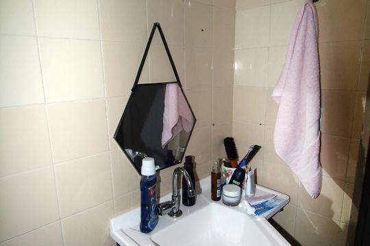 Banheiro de apartamento para alugar com 2 quartos, 70m² em Olaria, Rio de Janeiro