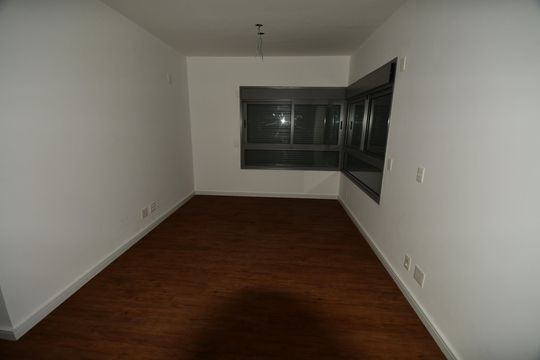 Apartamento à venda com 3 quartos, 139m² em Cambuí, Campinas