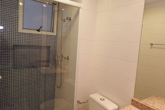 Banheiro de apartamento à venda com 3 quartos, 130m² em Chácara Santo Antônio (Zona Sul), São Paulo