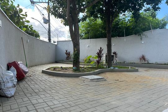 Quintal de casa para alugar com 2 quartos, 360m² em Itapeba, Maricá