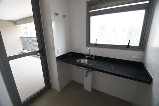 Cozinha de apartamento à venda com 3 quartos, 139m² em Cambuí, Campinas