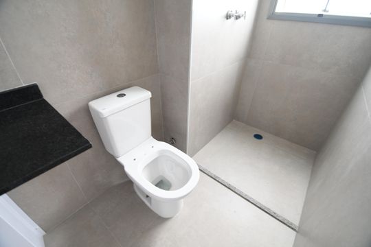 Banheiro Suíte de apartamento à venda com 3 quartos, 139m² em Cambuí, Campinas