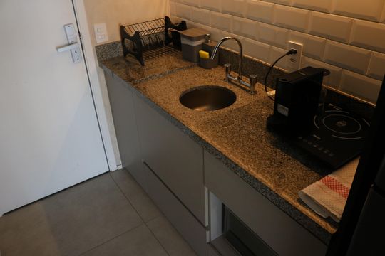 Cozinha de kitnet/studio para alugar com 1 quarto, 24m² em Barra Funda, São Paulo
