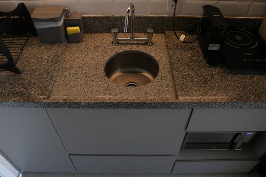 Cozinha de kitnet/studio para alugar com 1 quarto, 24m² em Barra Funda, São Paulo