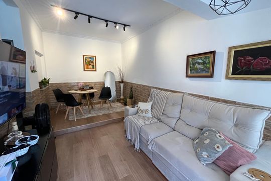 Sala de casa de condomínio à venda com 3 quartos, 140m² em Ilha do Governador, Rio de Janeiro
