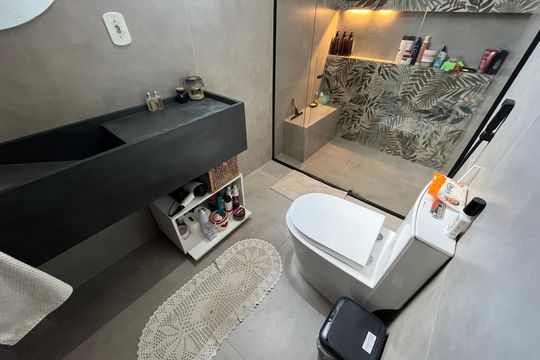 Banheiro de casa de condomínio à venda com 3 quartos, 140m² em Ilha do Governador, Rio de Janeiro
