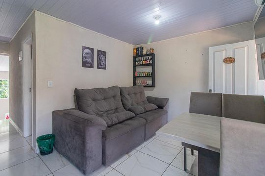 Casa à venda com 2 quartos, 130m² em Camaquã, Porto Alegre