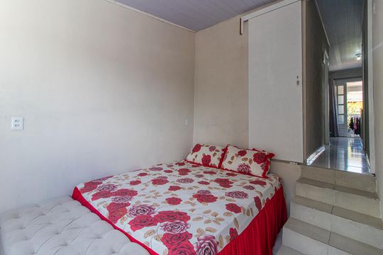 Casa à venda com 2 quartos, 130m² em Camaquã, Porto Alegre
