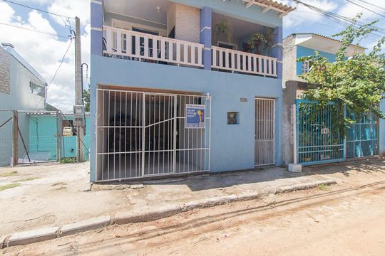 Casa à venda com 2 quartos, 130m² em Camaquã, Porto Alegre