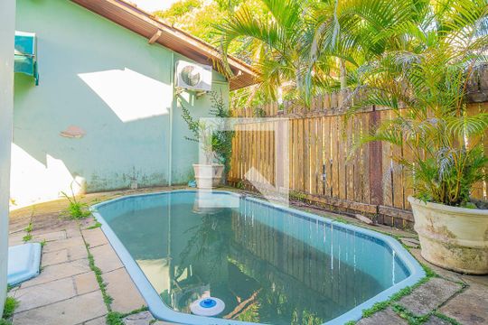 Área Comum de casa à venda com 3 quartos, 100m² em Parque Urbano, Porto Alegre