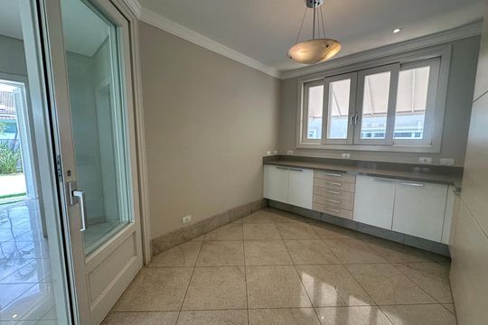 Cozinha de casa à venda com 5 quartos, 580m² em Alphaville Industrial, Barueri