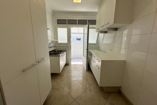 Área de Serviço de casa à venda com 5 quartos, 580m² em Alphaville Industrial, Barueri