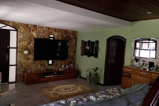 Sala de casa à venda com 3 quartos, 450m² em Jacarepaguá, Rio de Janeiro