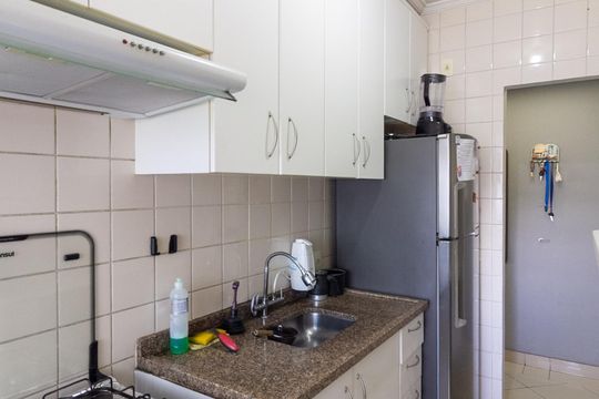 Cozinha de apartamento para alugar com 3 quartos, 60m² em Vila Constanca, São Paulo