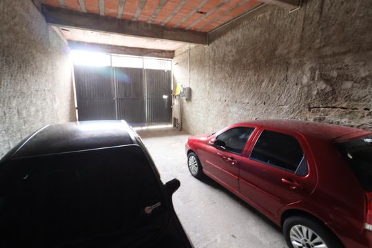 Garagem de casa à venda com 2 quartos, 70m² em Bandeiras, Osasco