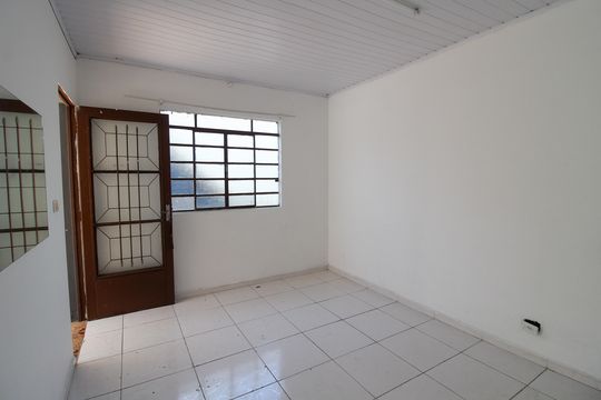 Sala de casa para alugar com 2 quartos, 150m² em Jardim das Vertentes, São Paulo
