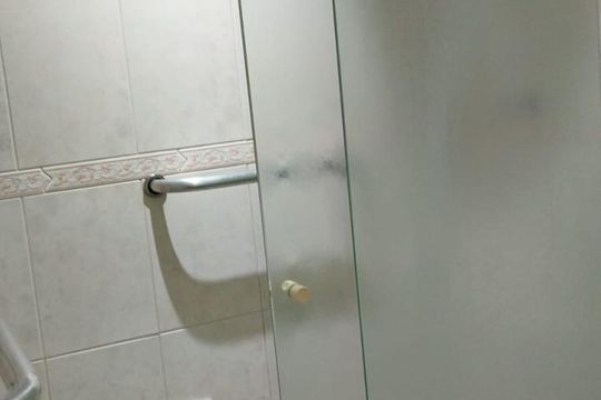 Banheiro de apartamento à venda com 2 quartos, 64m² em Vila Pirajussara, São Paulo