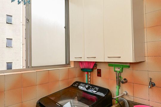 Área de Serviço  de apartamento à venda com 2 quartos, 54m² em Vila Pirajussara, São Paulo